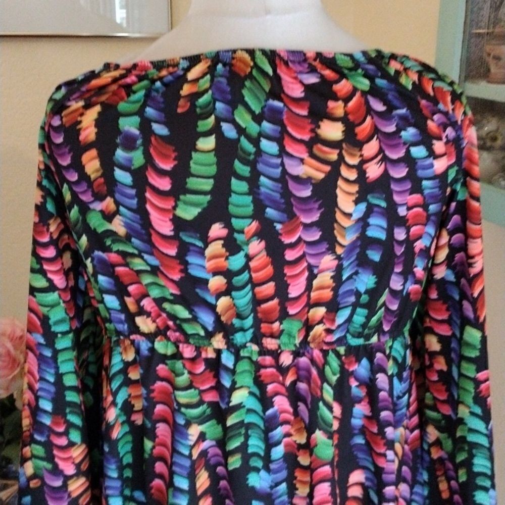 Slinky Brand Colorful Top - Picture 5 of 9